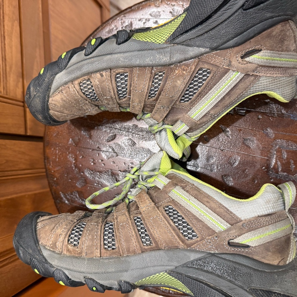 KEEN Ladies Green & Brown Leather Waterproof Hiking Shoes - Picture 5 of 6